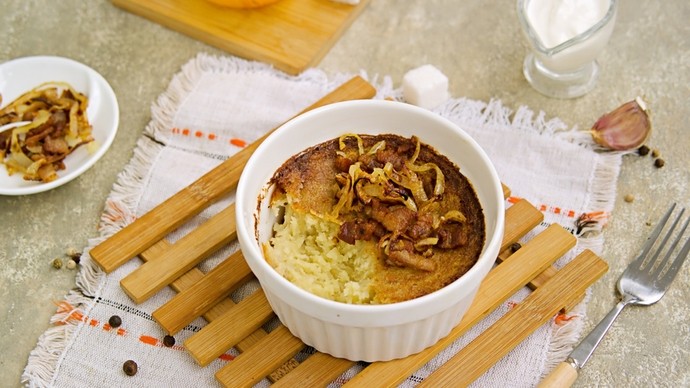 a small dish containing a delicious pot of creamy potato babka